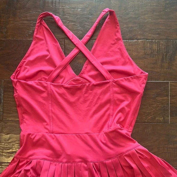 Gold Hinge V-Neck Pleated Pink Dress - Picture 3 of 3